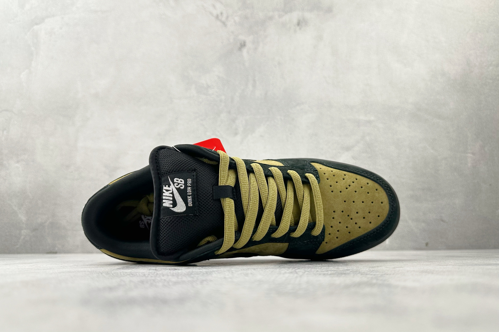 310 Supreme x Nike Dunk SB DUNK LOW 黄黑 亚洲限定 HQ8487-300