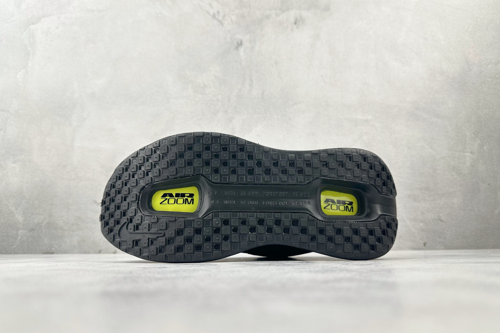 220 Nike Vomero Vomero Premium 黑绿 HQ2050-212