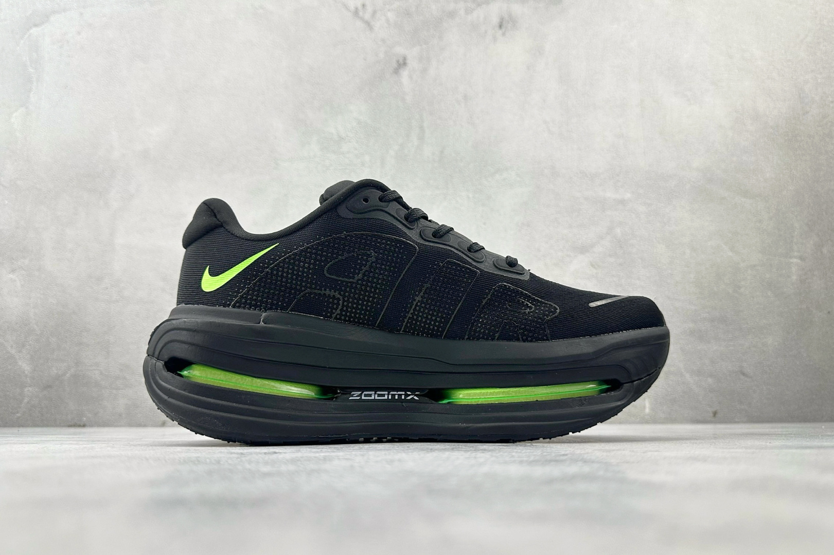 220 Nike Vomero Vomero Premium 黑绿 HQ2050-212