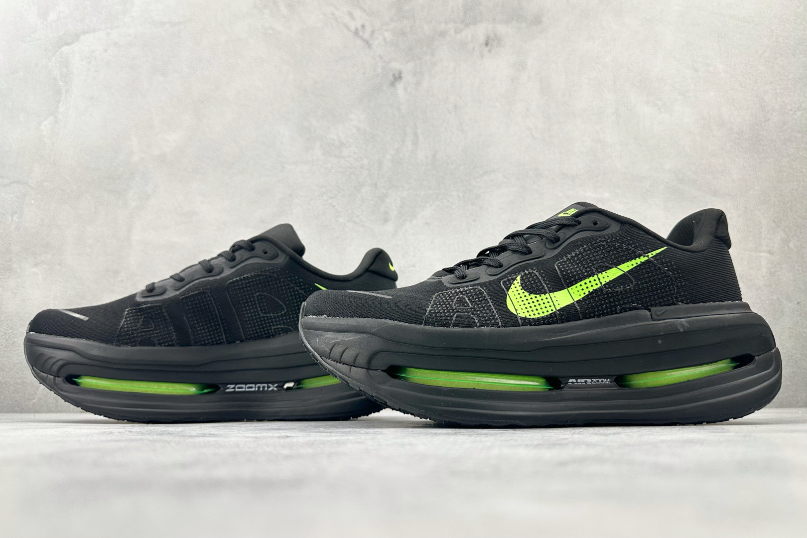 220 Nike Vomero Vomero Premium 黑绿 HQ2050-212