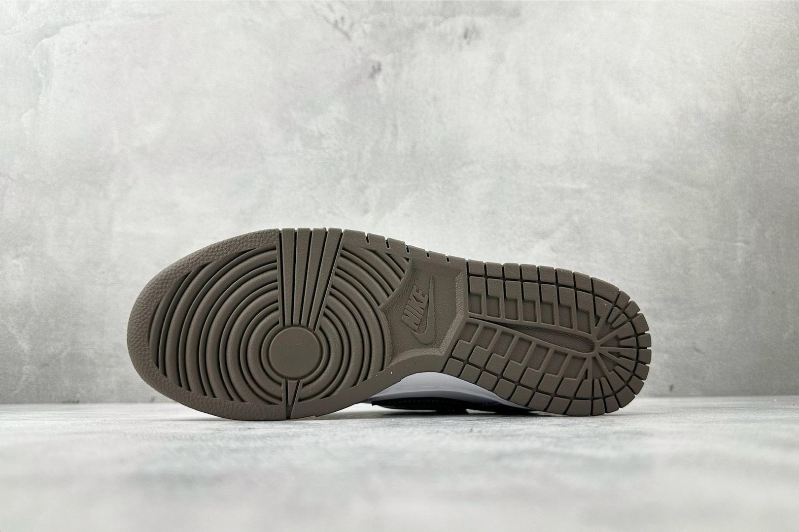 300 定制球鞋 Nike Dunk 灰度法则 灰棕 HF5441-111