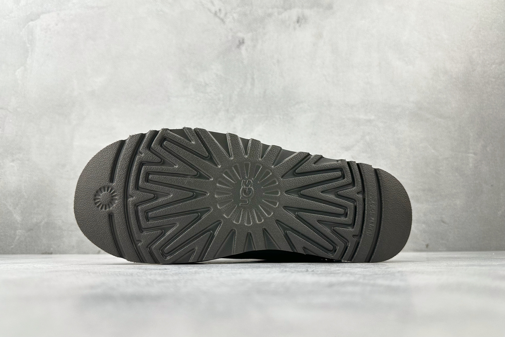 230 UGG Tazz 胡桃木色 1122553-HCK