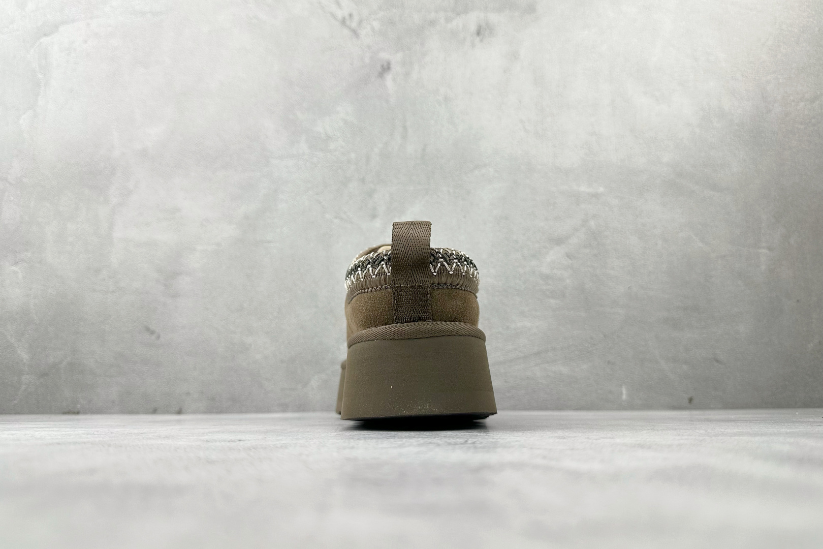 230 UGG Tazz 胡桃木色 1122553-HCK