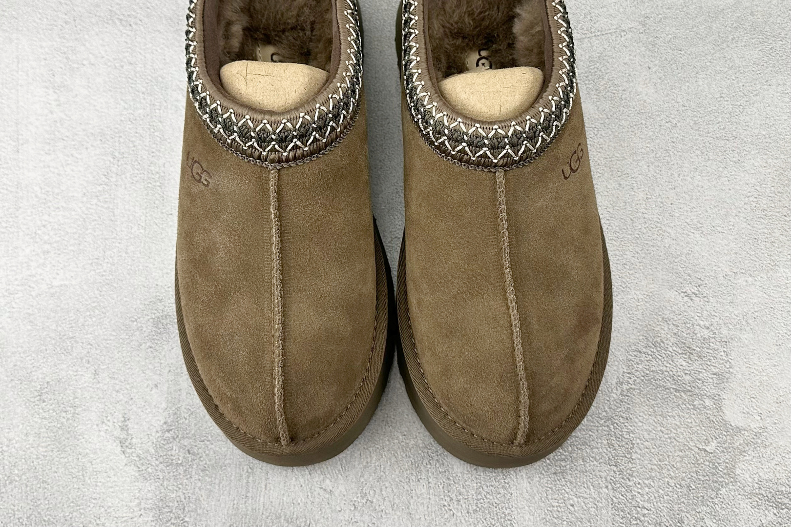 230 UGG Tazz 胡桃木色 1122553-HCK