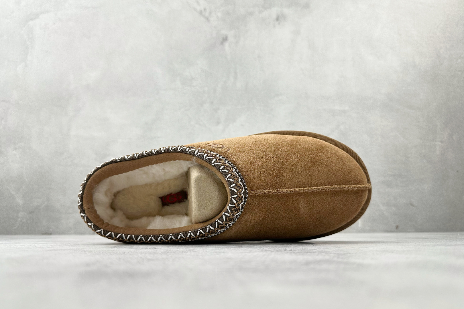 230 UGG Tazz 栗色 1122553-CHE