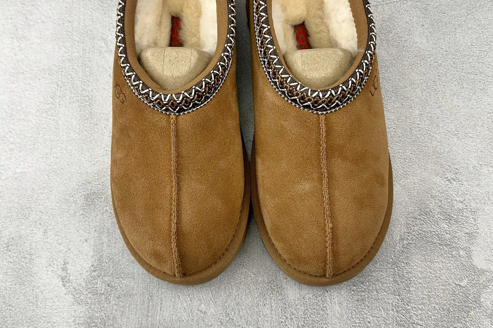 230 UGG Tazz 栗色 1122553-CHE