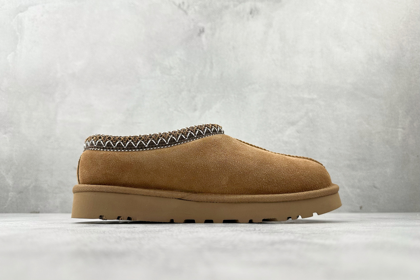 230 UGG Tazz 栗色 1122553-CHE