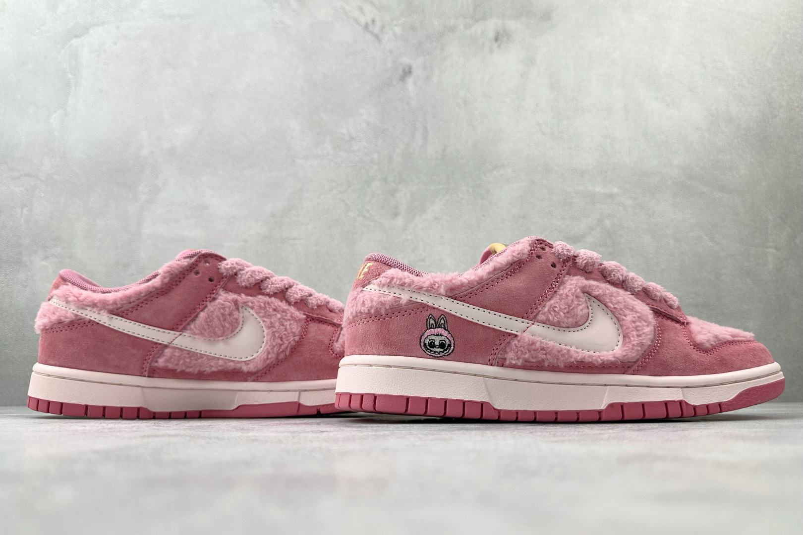 240 Nike BY POP MART LABUBU 荔枝莓莓 GB6675-003