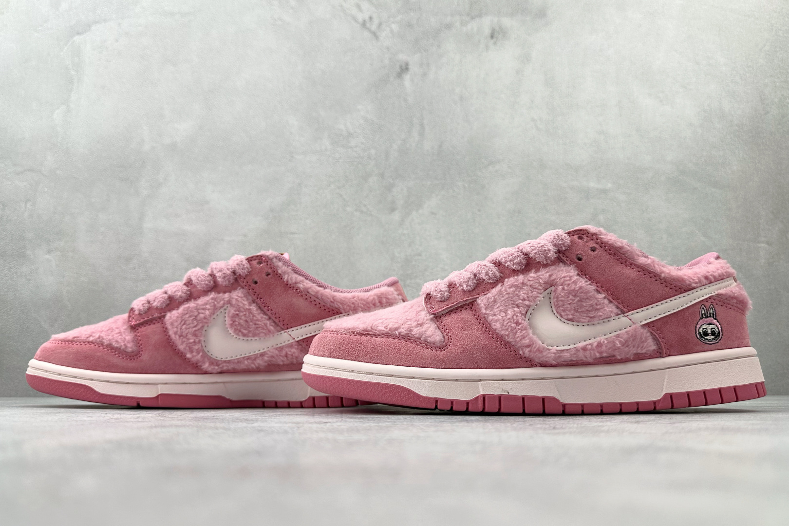 240 Nike BY POP MART LABUBU 荔枝莓莓 GB6675-003