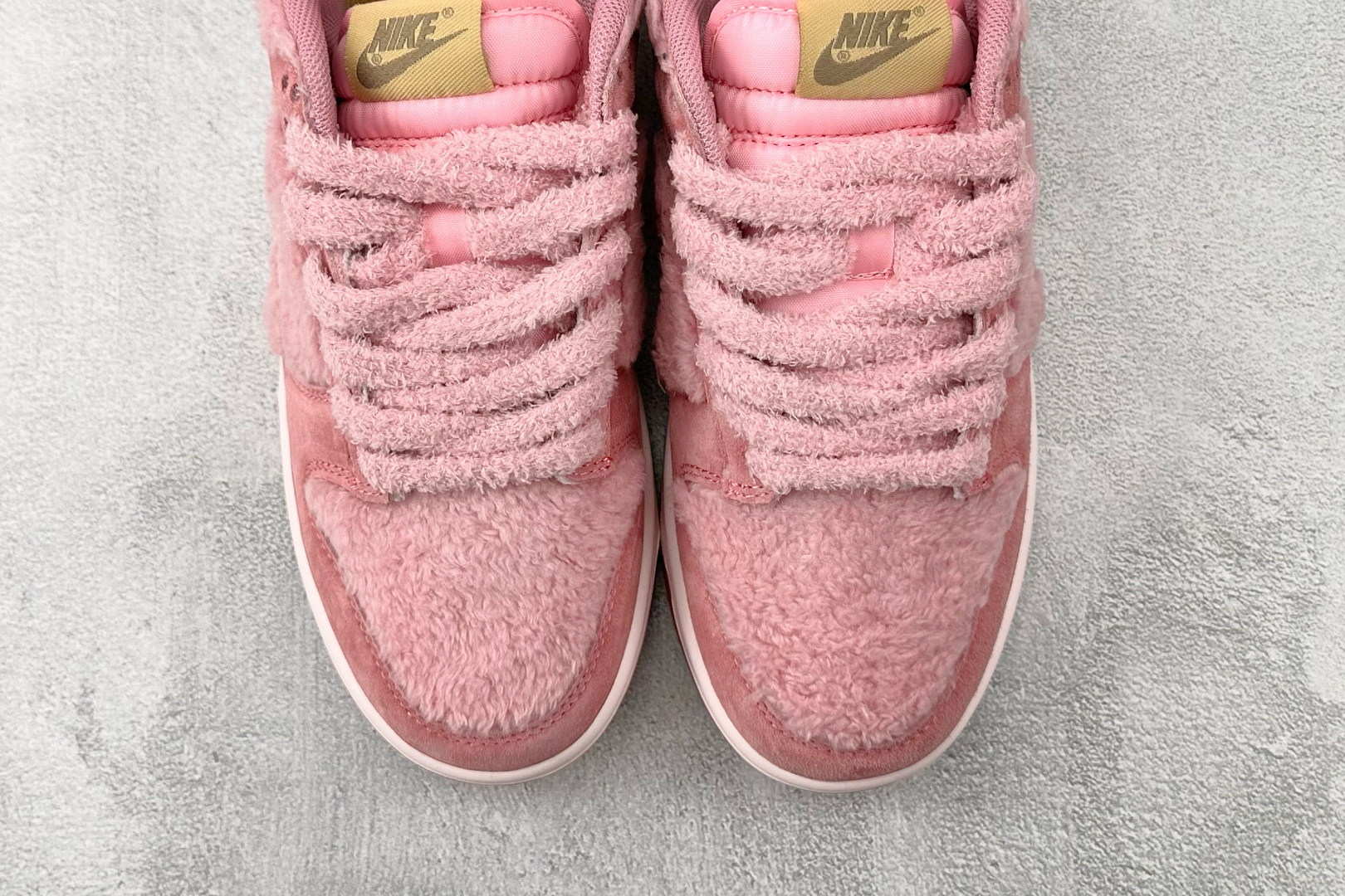 240 Nike BY POP MART LABUBU 荔枝莓莓 GB6675-003