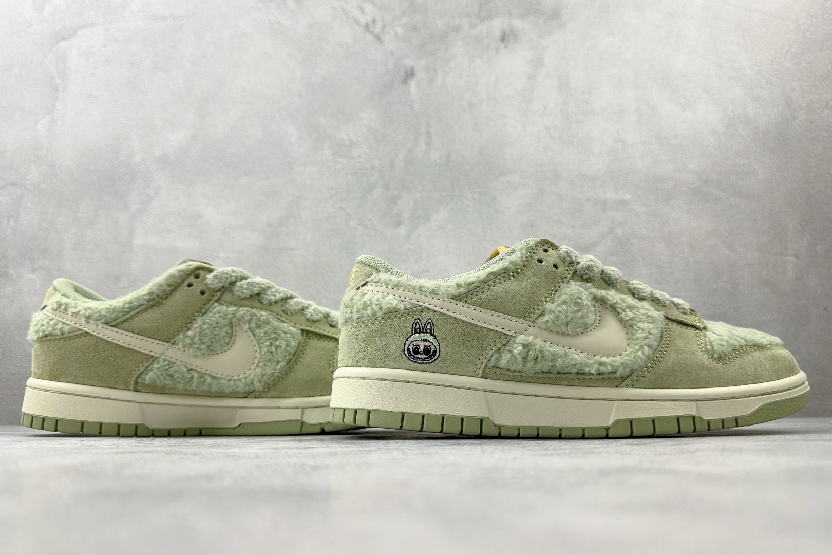 240 Nike BY POP MART LABUBU 青提果果 GB6675-004