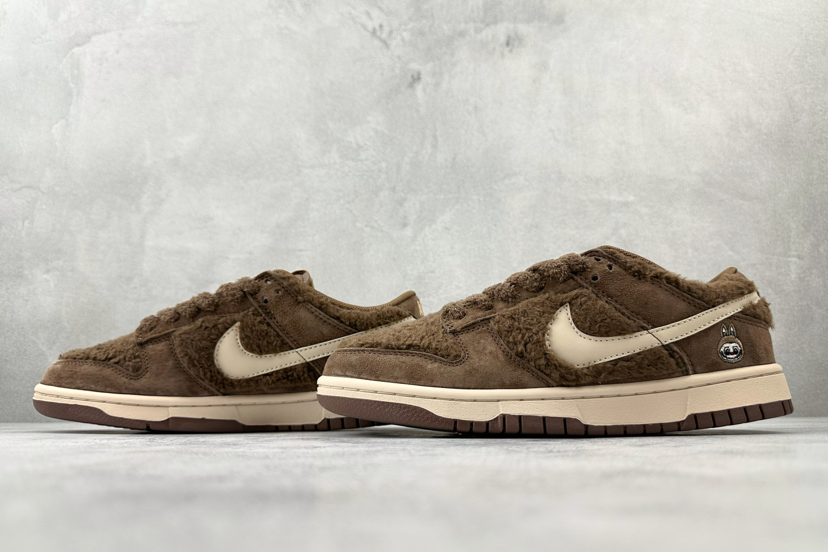 240 Nike BY POP MART LABUBU 栗子可乐 GB6675-001