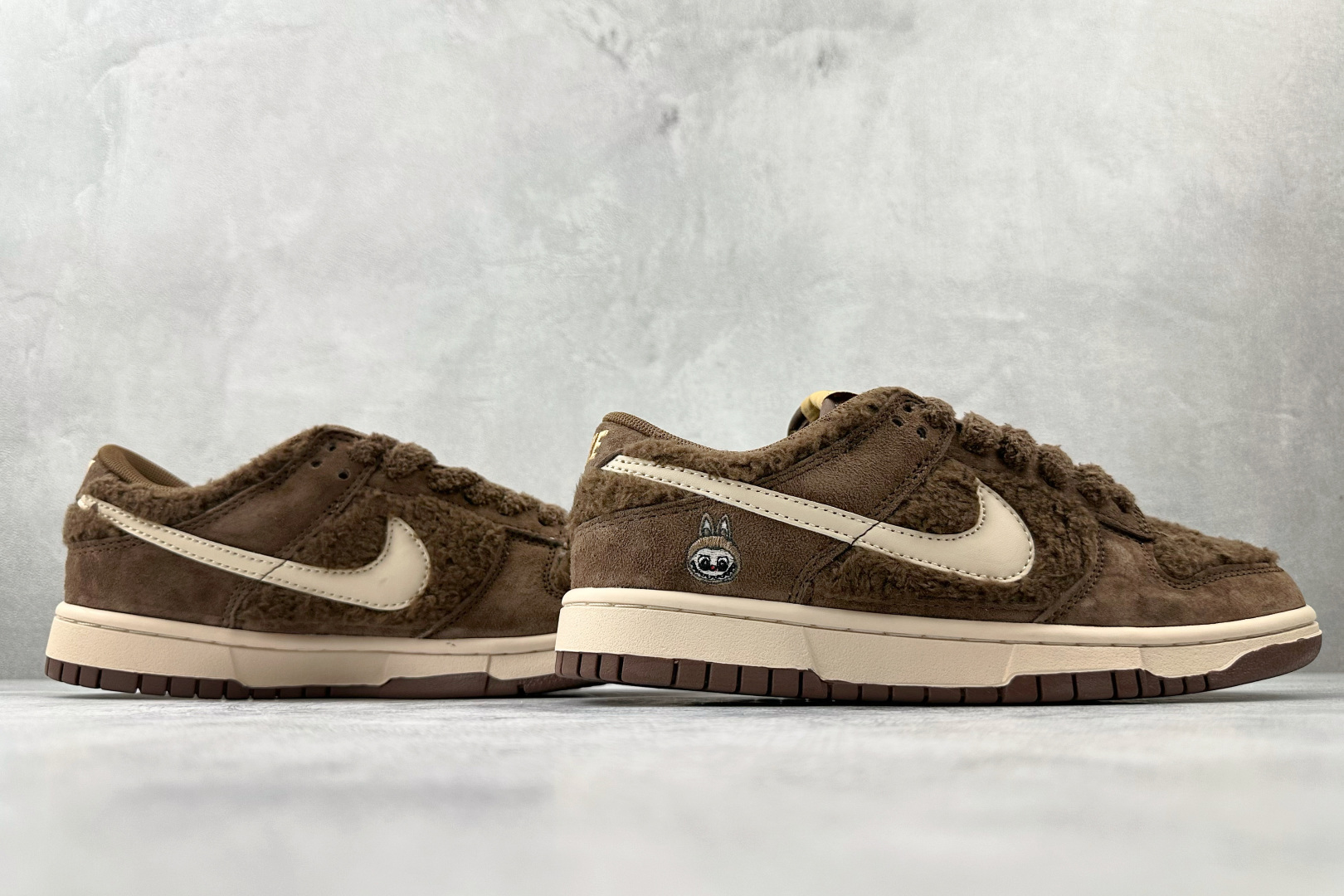 240 Nike BY POP MART LABUBU 栗子可乐 GB6675-001