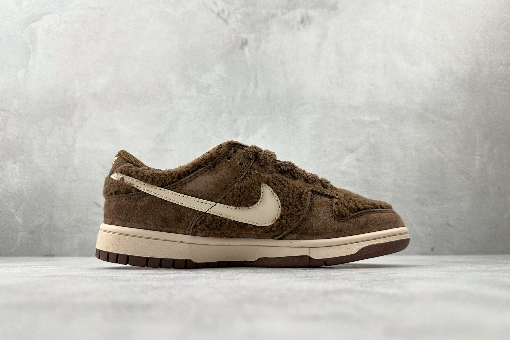 240 Nike BY POP MART LABUBU 栗子可乐 GB6675-001