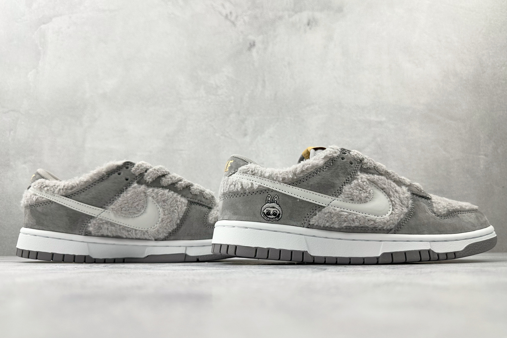 240 Nike BY POP MART LABUBU 芝麻豆豆 GB6675-007