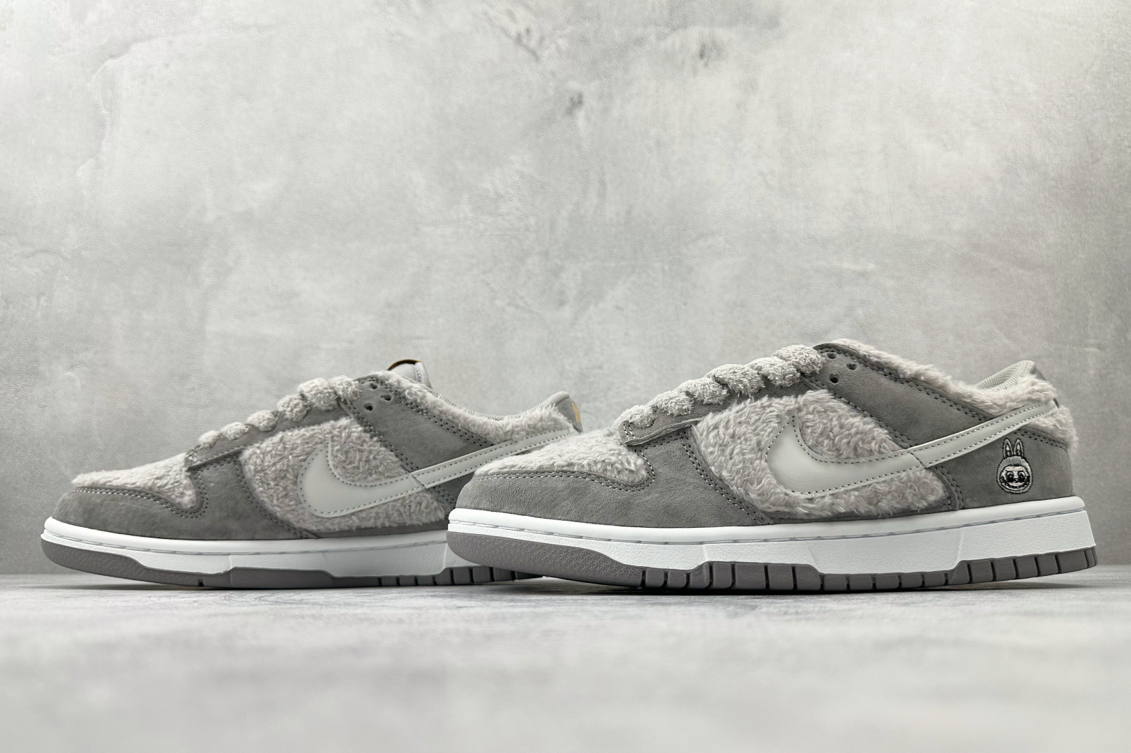 240 Nike BY POP MART LABUBU 芝麻豆豆 GB6675-007