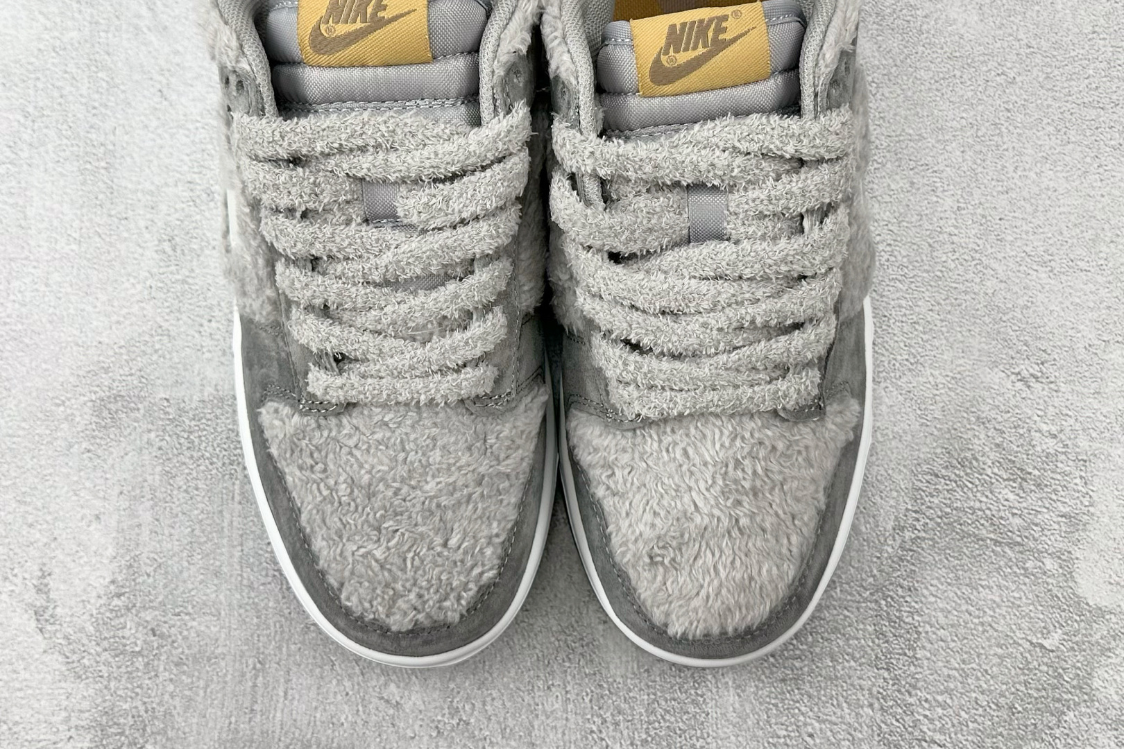 240 Nike BY POP MART LABUBU 芝麻豆豆 GB6675-007