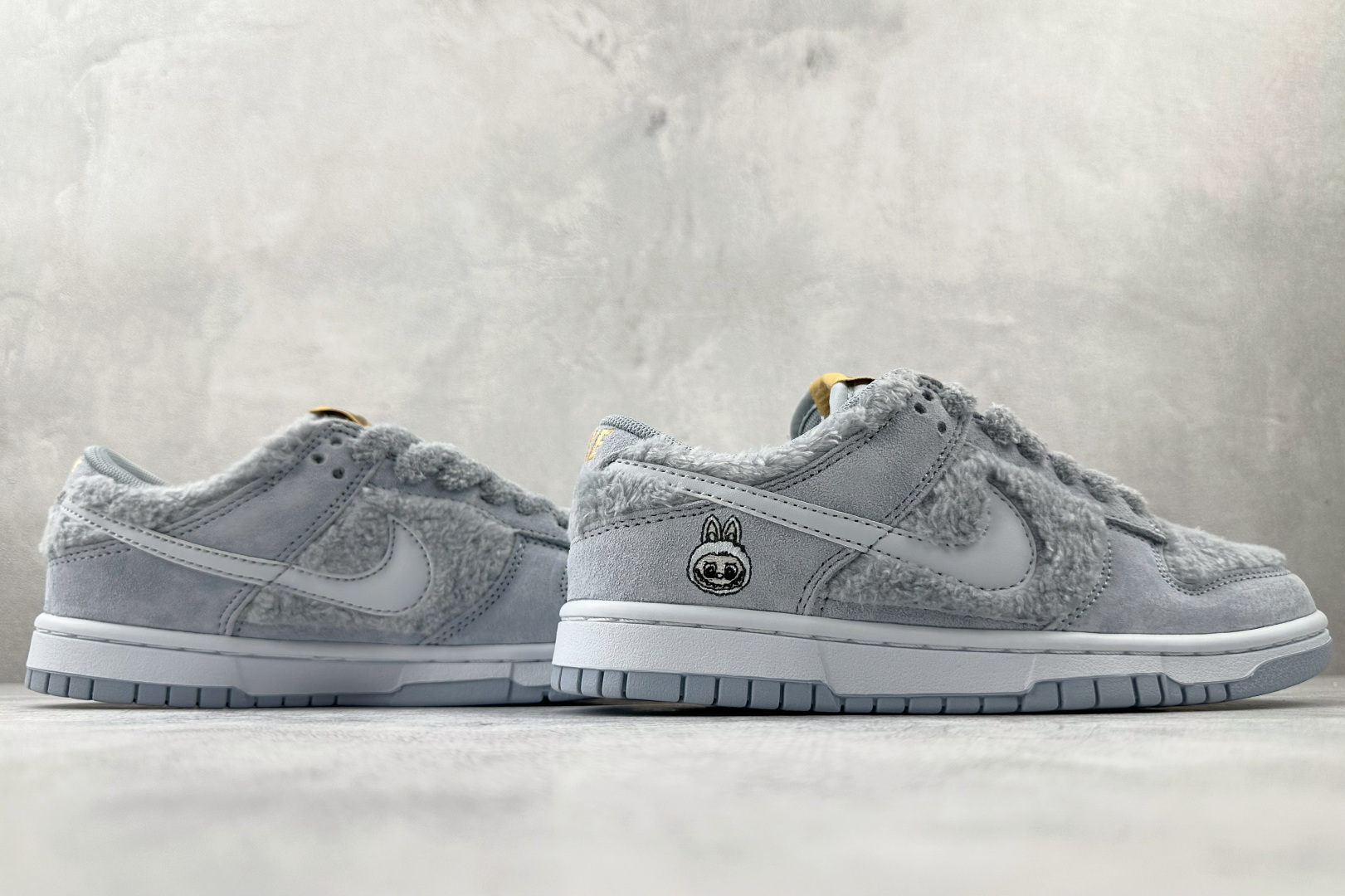 240 Nike BY POP MART LABUBU 海盐椰椰 GB6675-005