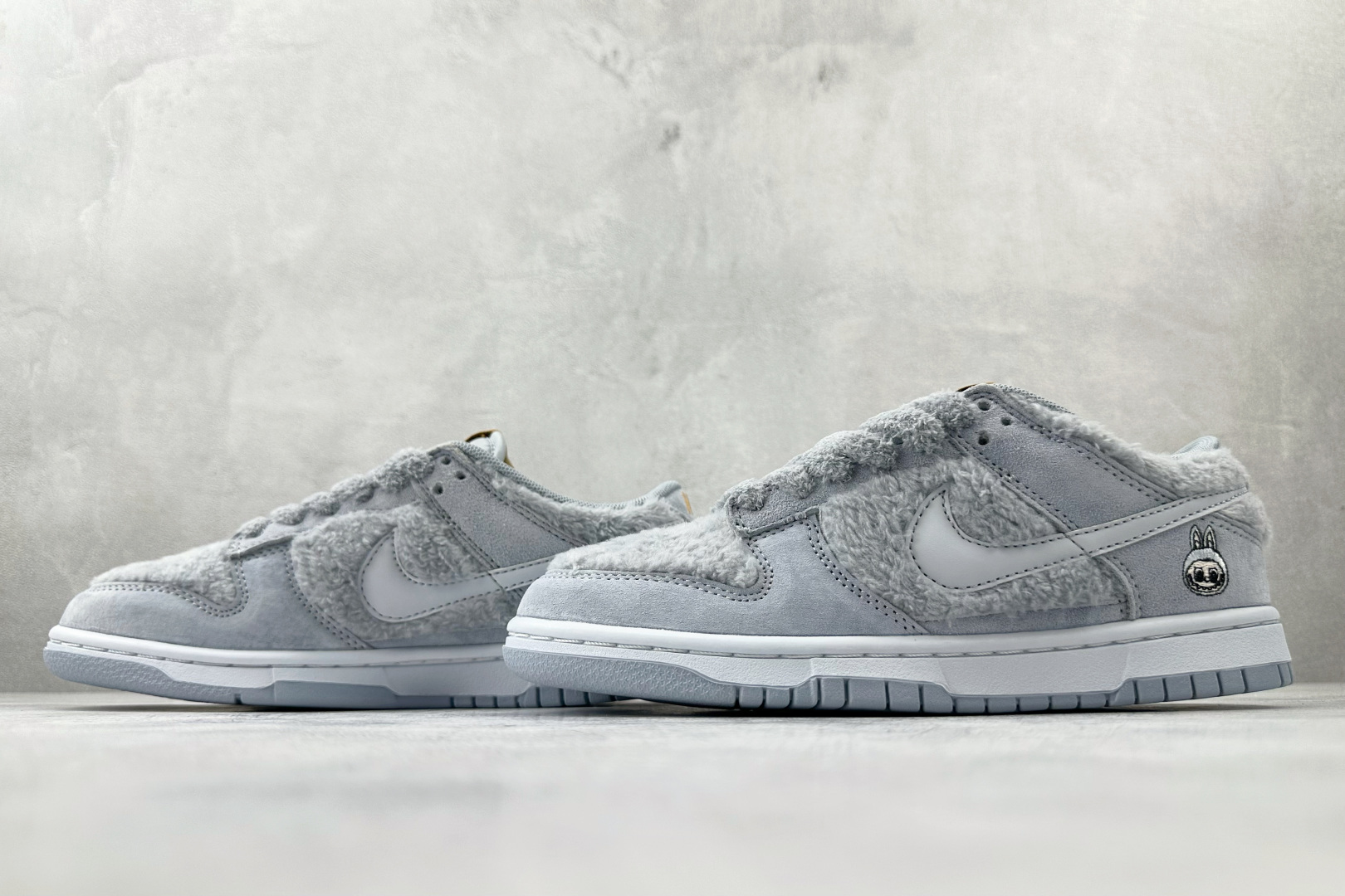 240 Nike BY POP MART LABUBU 海盐椰椰 GB6675-005