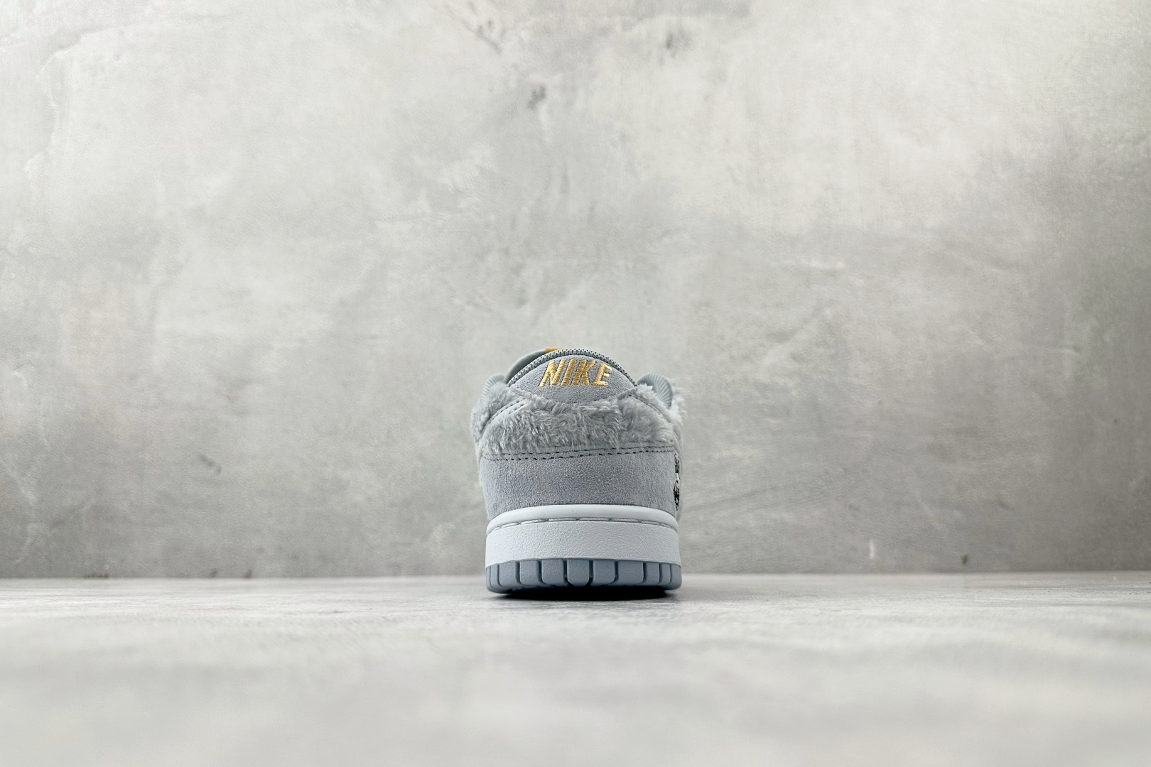 240 Nike BY POP MART LABUBU 海盐椰椰 GB6675-005