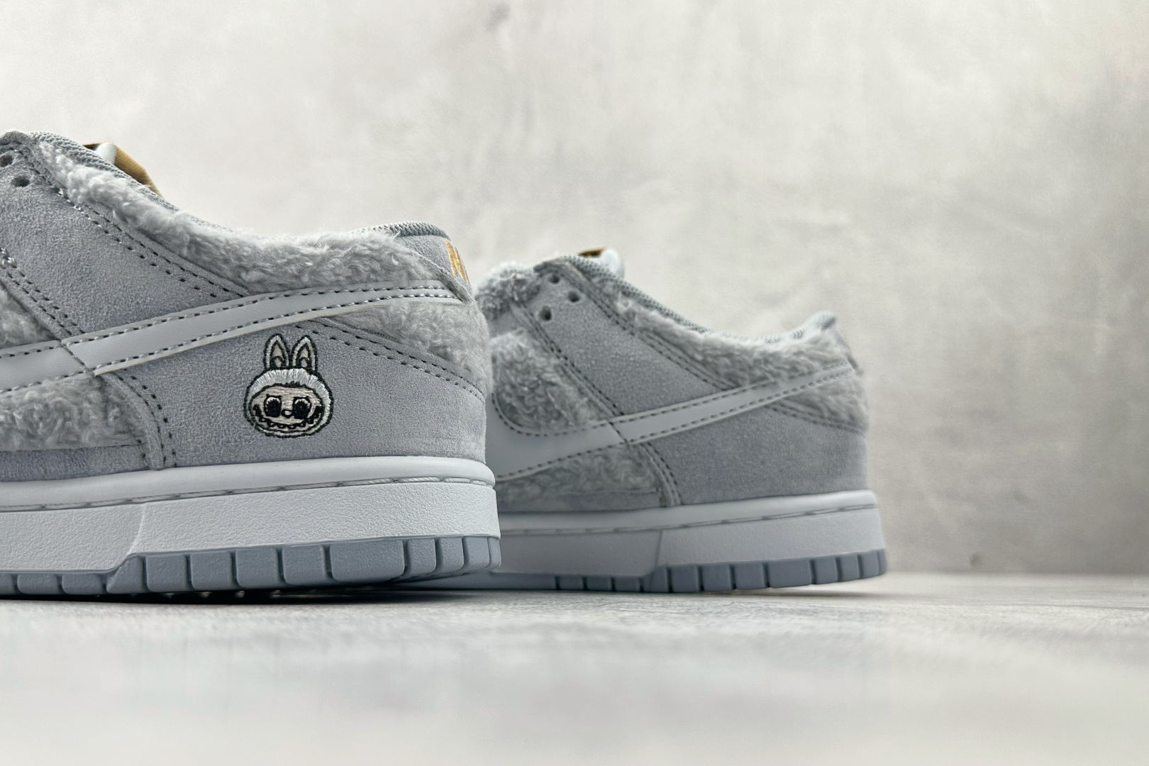 240 Nike BY POP MART LABUBU 海盐椰椰 GB6675-005