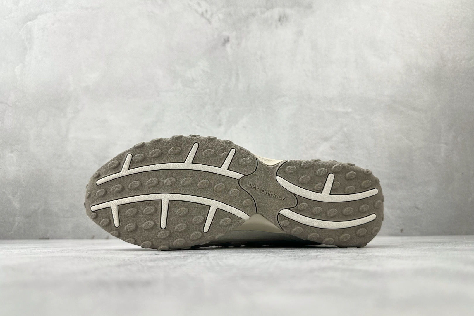 250 纯原 New Balance 204L 白色 U204LMMC