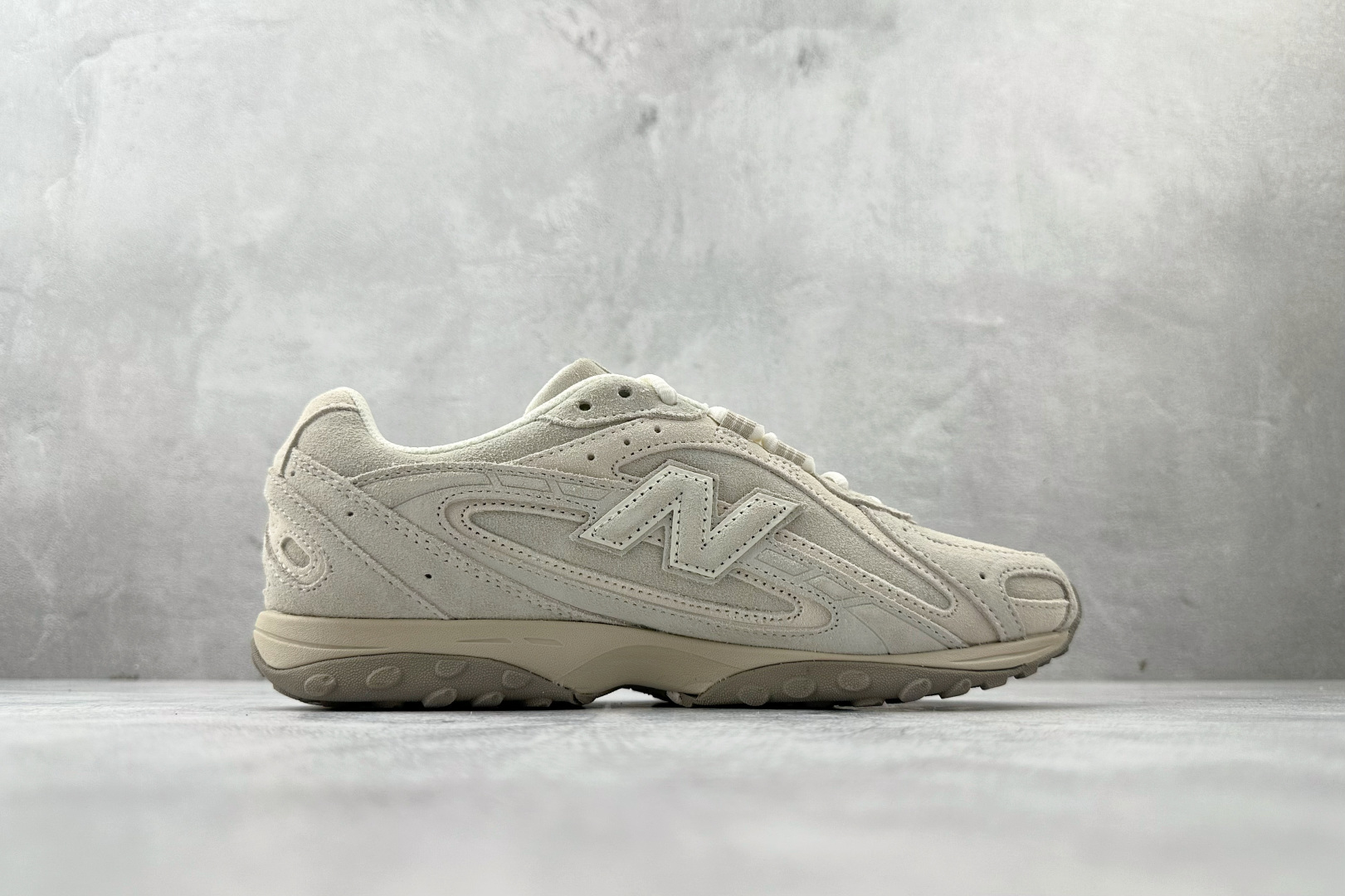 250 纯原 New Balance 204L 白色 U204LMMC