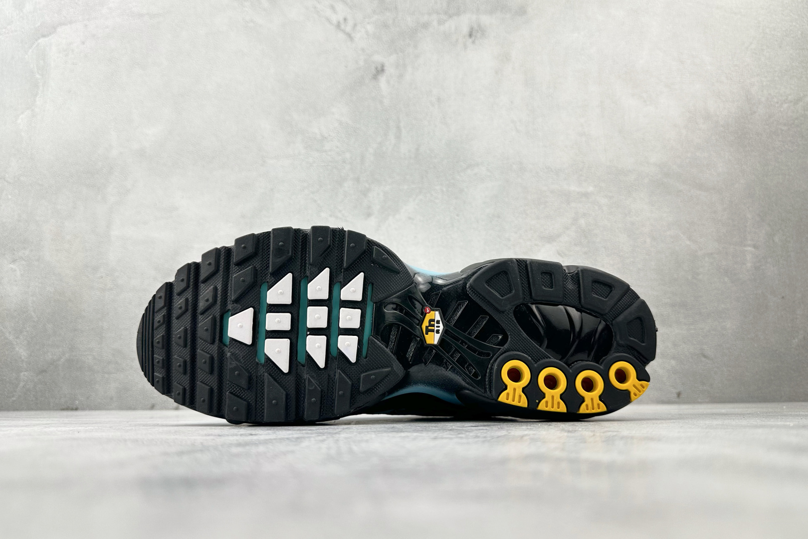 280 Nike Air Plus 蓝黑 CV8838-400