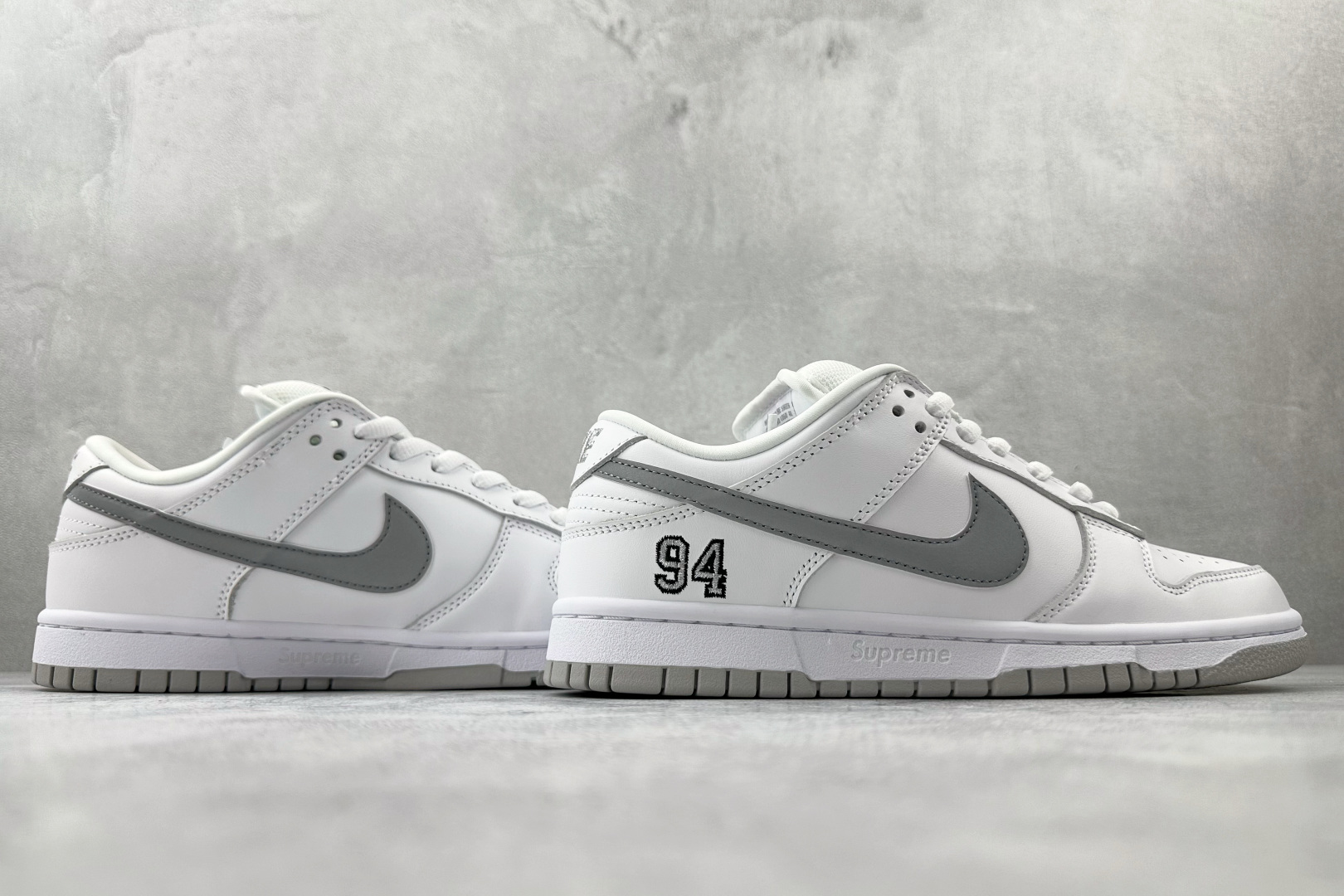 310 Supreme x Nike Dunk SB DUNK LOW 白色 HQ8487-100