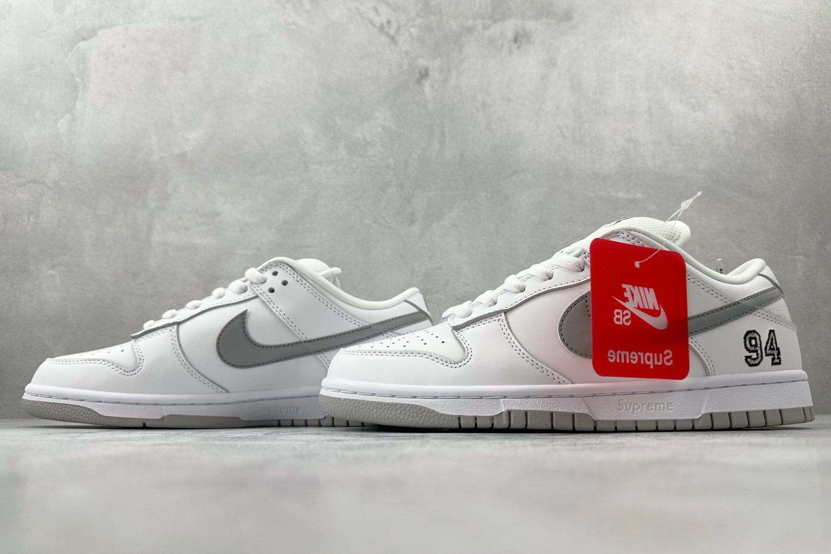 310 Supreme x Nike Dunk SB DUNK LOW 白色 HQ8487-100