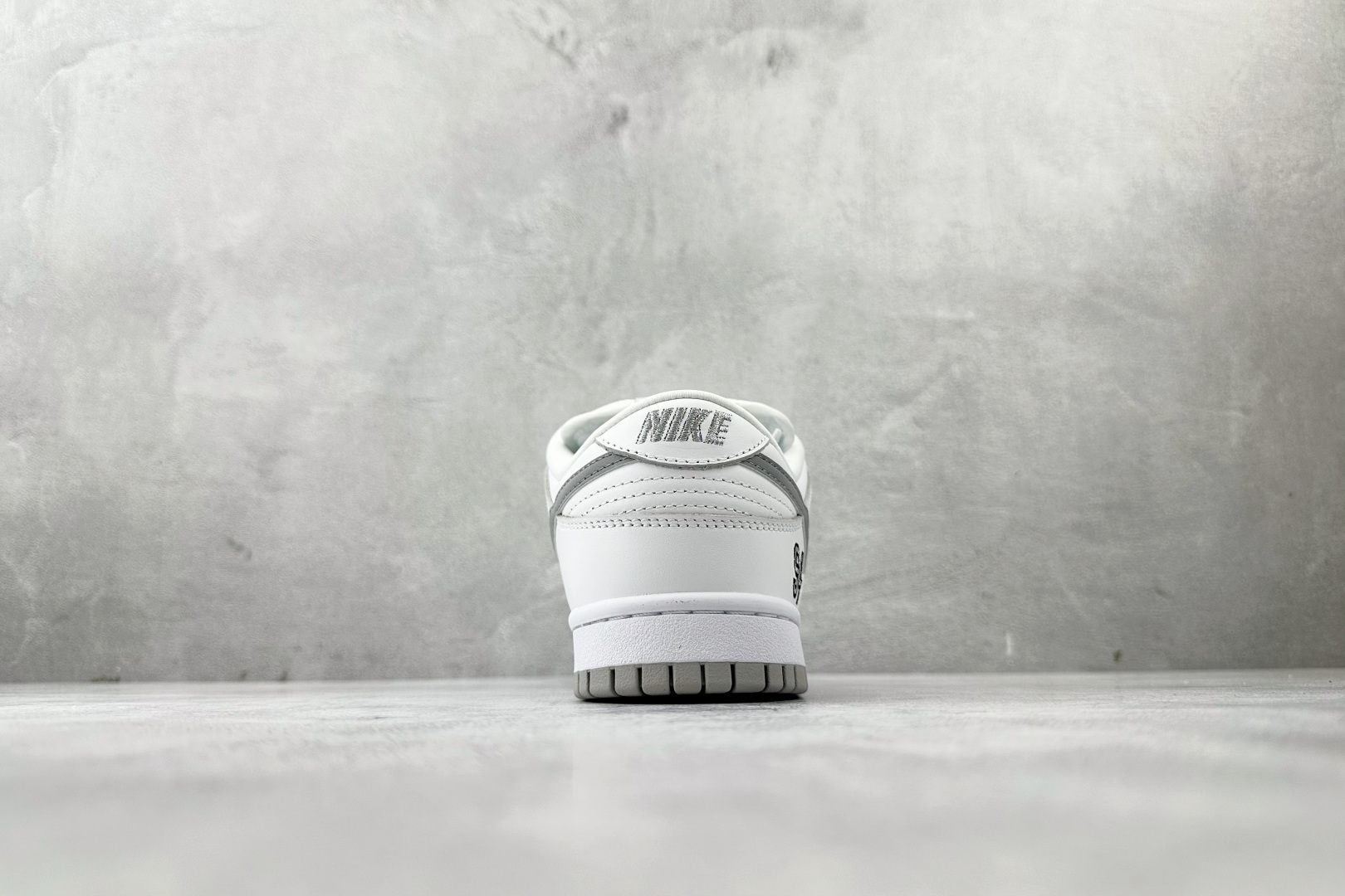 310 Supreme x Nike Dunk SB DUNK LOW 白色 HQ8487-100