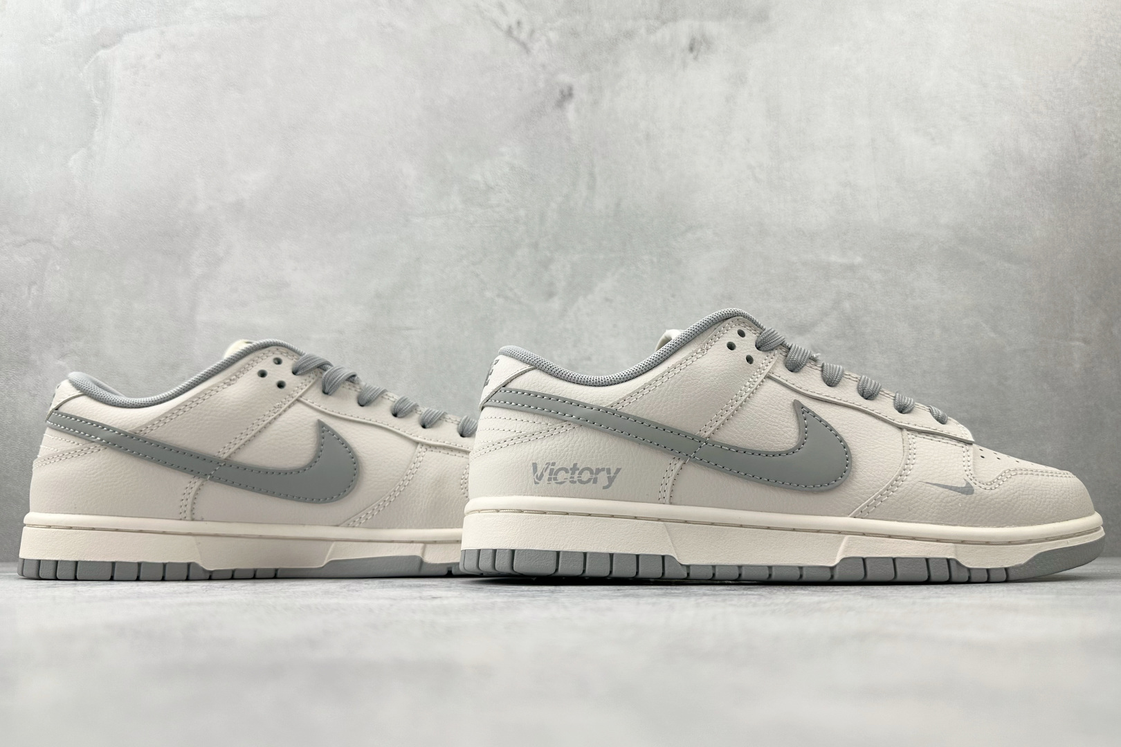 YC 双十一特价双十一特价【定制球鞋】Nike Dunk SB 极致灰 白灰货号：WB0508 04尺码