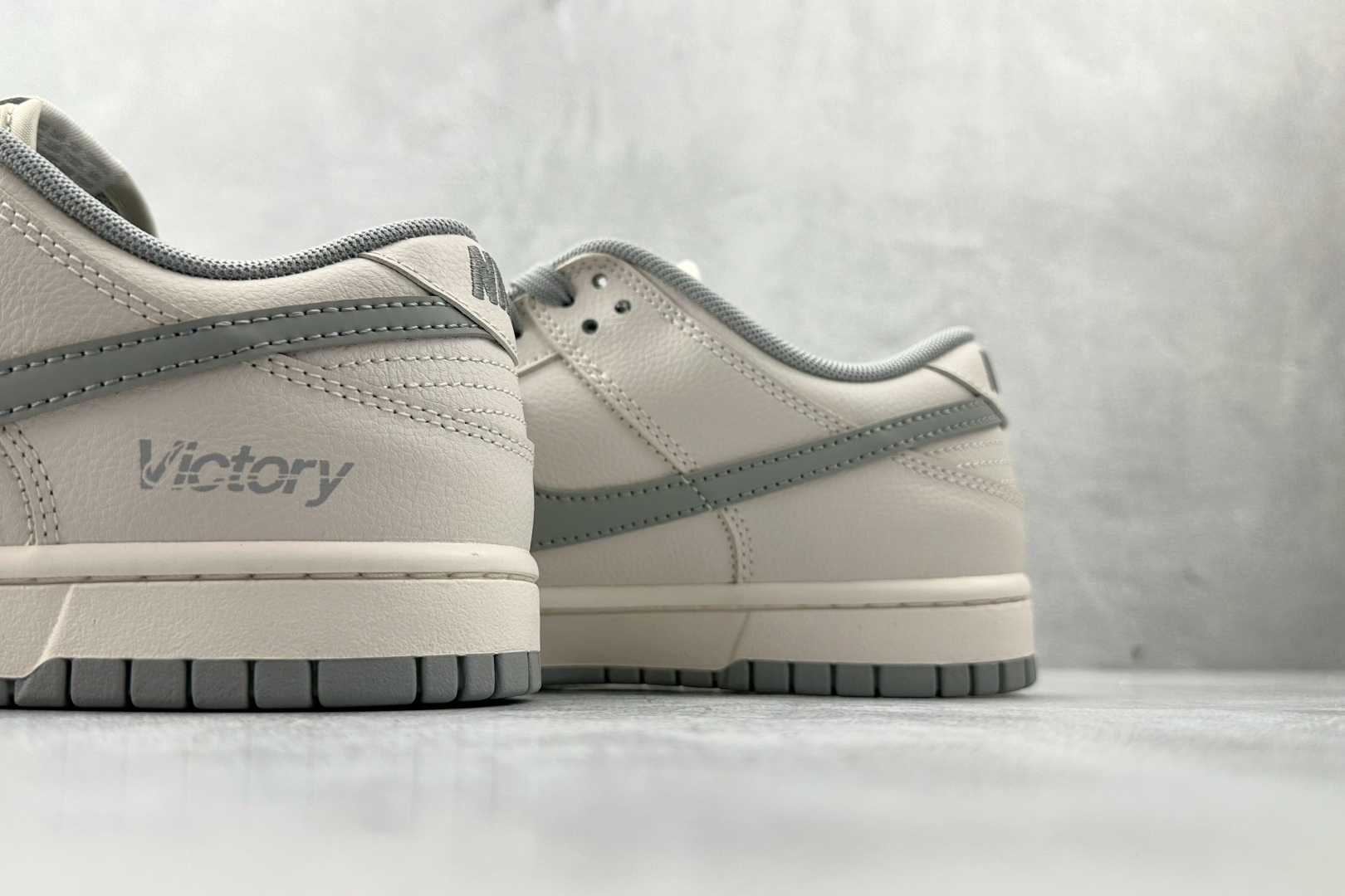 YC 双十一特价双十一特价【定制球鞋】Nike Dunk SB 极致灰 白灰货号：WB0508 04尺码