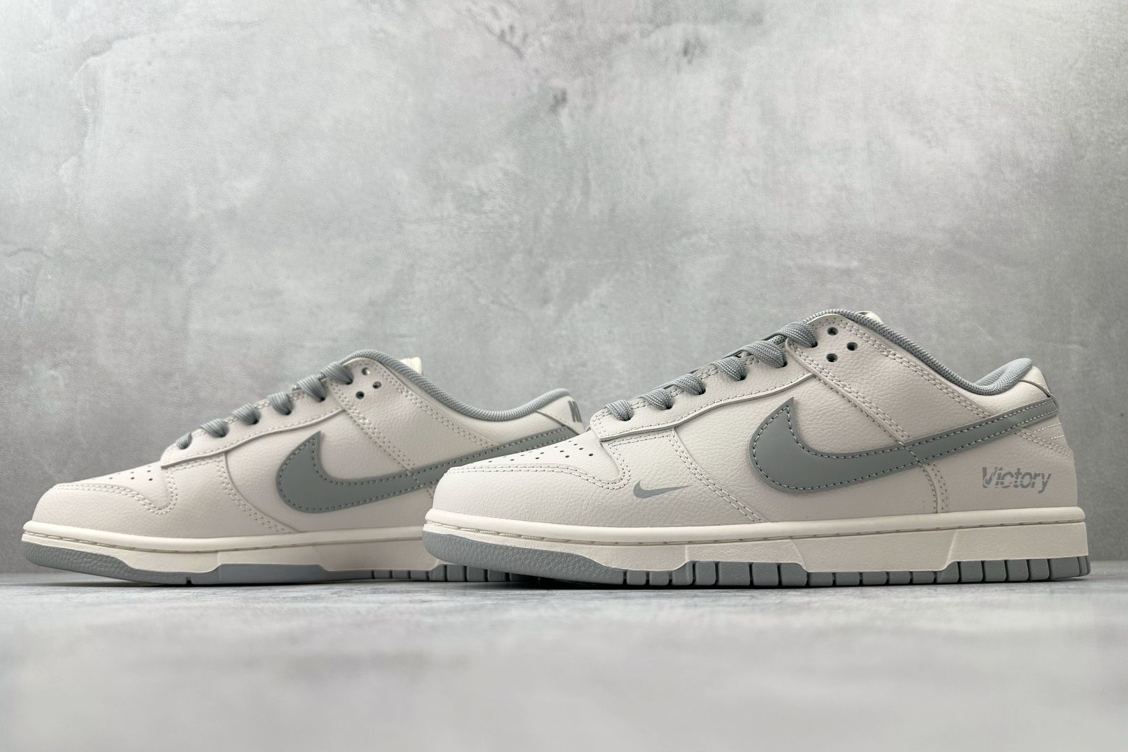 YC 双十一特价双十一特价【定制球鞋】Nike Dunk SB 极致灰 白灰货号：WB0508 04尺码