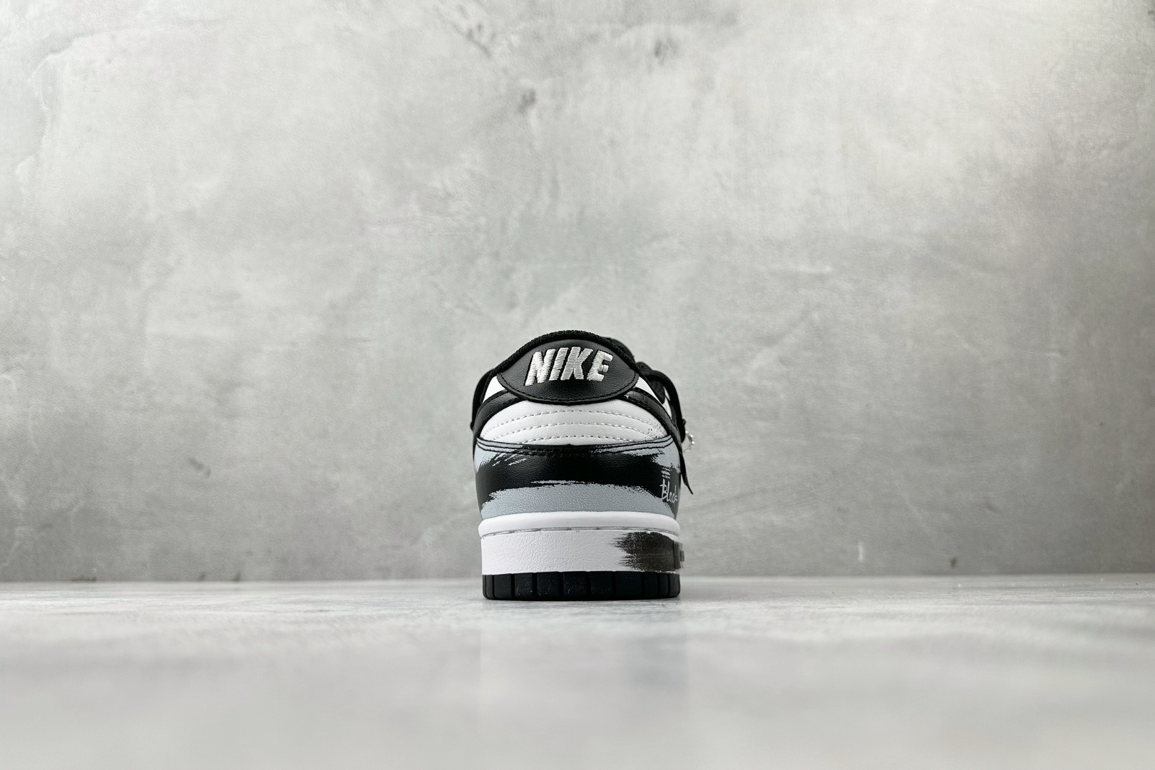 220 定制球鞋 Nike Dunk Low 死神曼巴 白黑灰 DD1503-101