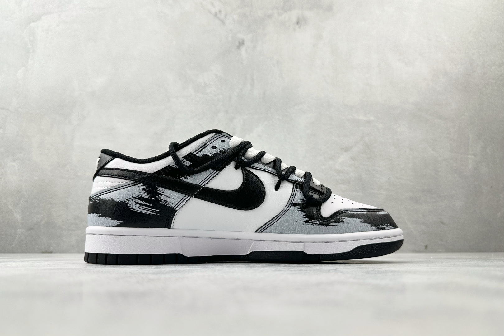 220 定制球鞋 Nike Dunk Low 死神曼巴 白黑灰 DD1503-101