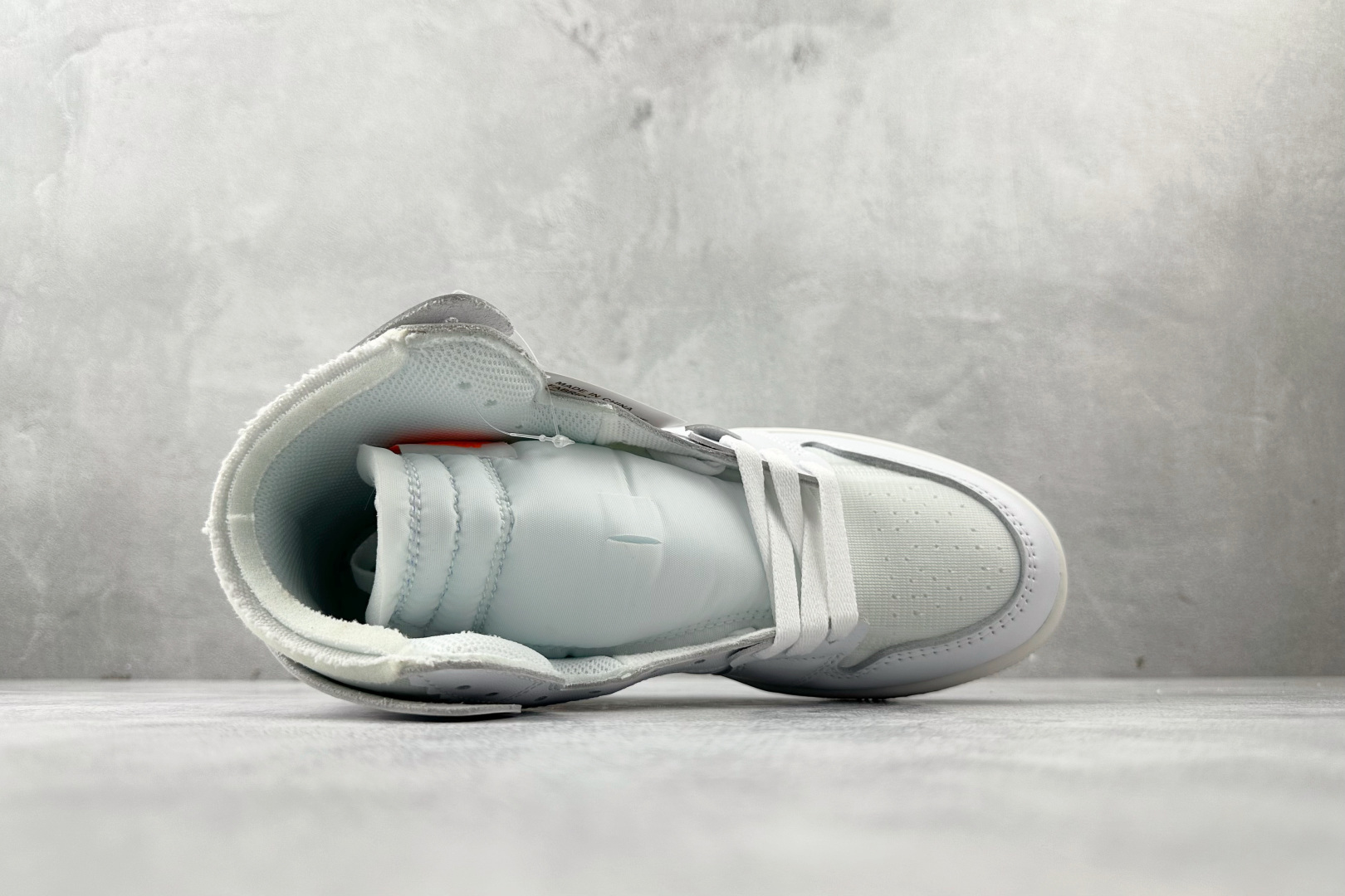 280 OFF-WHITE × Jordan Air Jordan 1 High White the ten 白蓝 欧洲限定 AQ0818-100