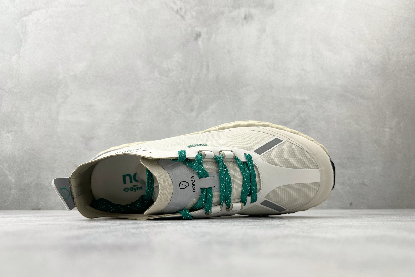 240 NORDA 001 复古白 NORDA001-M-WTFT