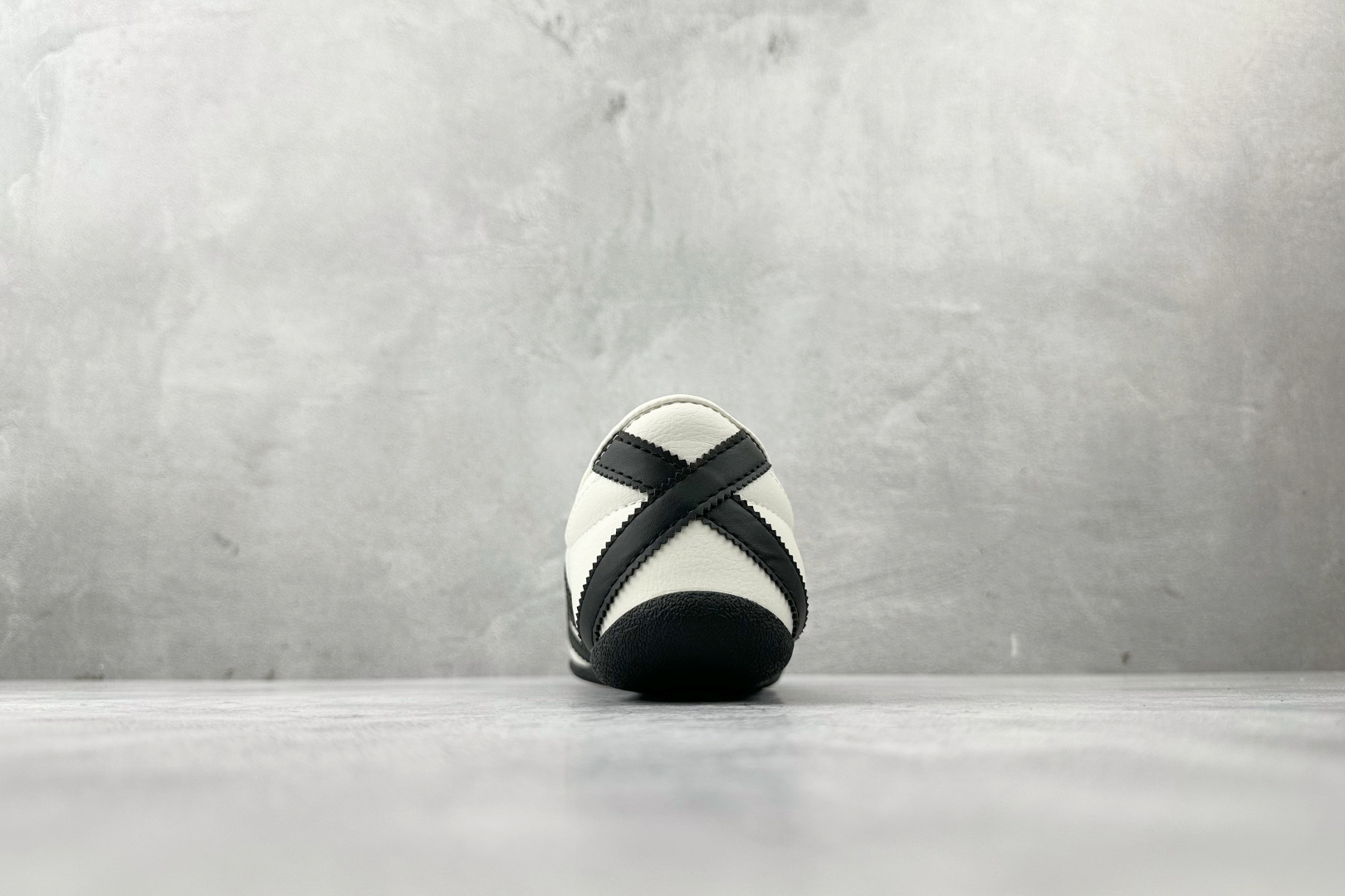 170 出口订单 adidas originals TOKYO 米白色 JQ0597-Chinese UA Cheap High Quatity Brand Clothes Bags handbags Sneakers wholesale wholesaler seller from China Factory suppliers Fashion Clothing Shoes best Quality Beautiful Price 170 出口订单 adidas originals TOKYO 米白色 JQ0597