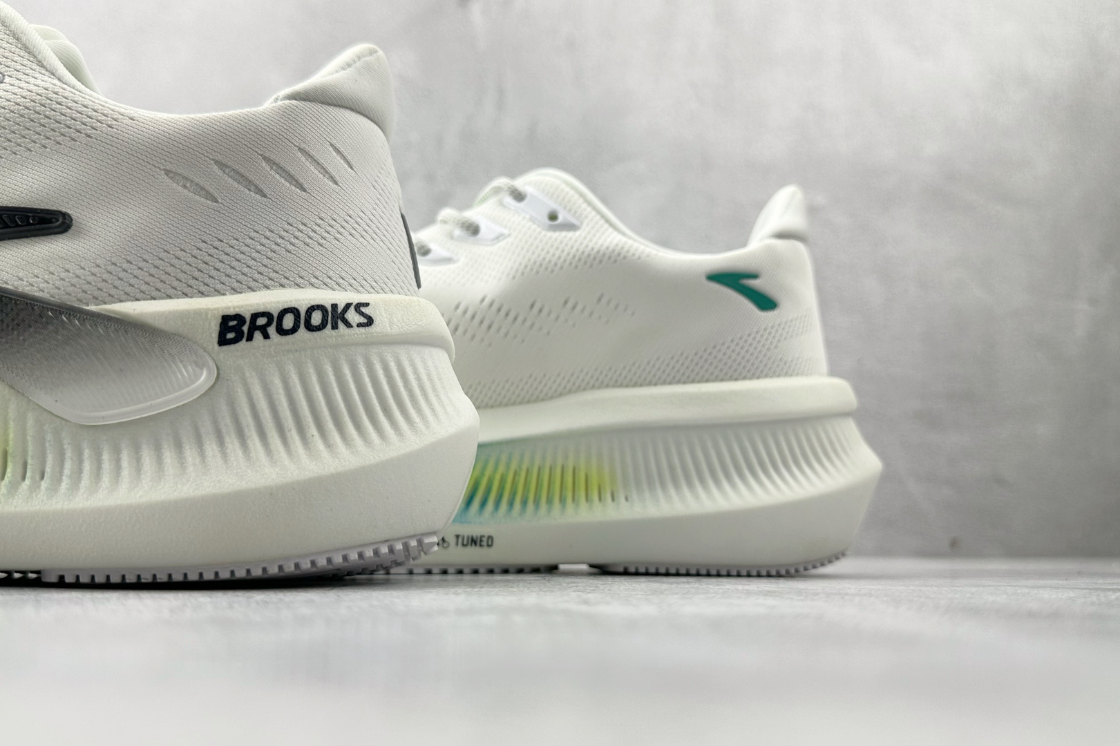 210 东南亚订单 Brooks布鲁克斯 Glycerin 2 白灰 220447-1D-099-Chinese UA Cheap High Quatity Brand Clothes Bags handbags Sneakers wholesale wholesaler seller from China Factory suppliers Fashion Clothing Shoes best Quality Beautiful Price 210 东南亚订单 Brooks布鲁克斯 Glycerin 2 白灰 220447-1D-099