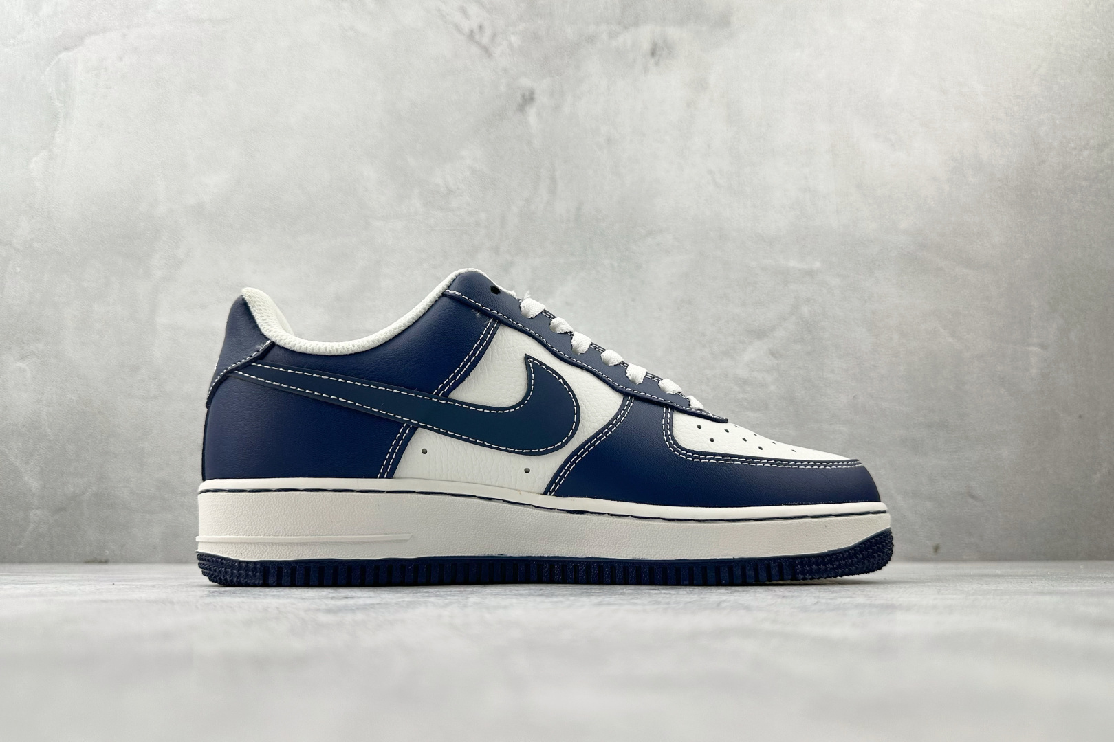 260 Nike Air Force 1 07 labubu 联名 蓝白 KJ5188-002-Chinese UA Cheap High Quatity Brand Clothes Bags handbags Sneakers wholesale wholesaler seller from China Factory suppliers Fashion Clothing Shoes best Quality Beautiful Price 260 Nike Air Force 1 07 labubu 联名 蓝白 KJ5188-002