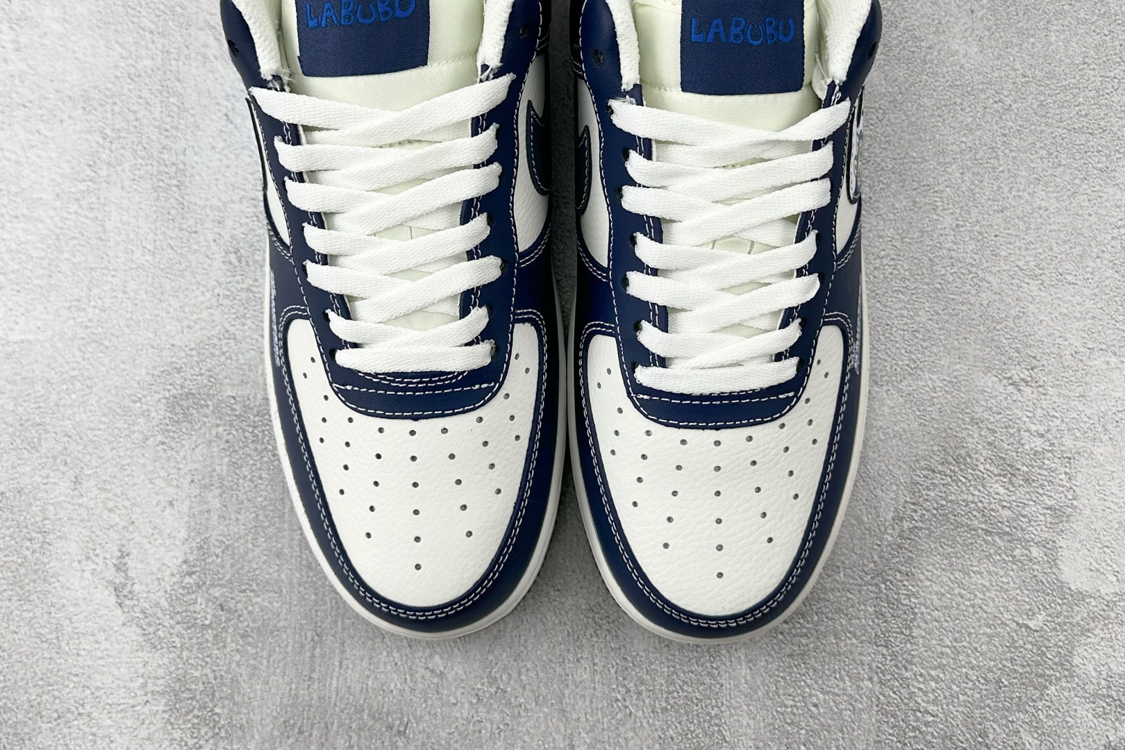 260 Nike Air Force 1 07 labubu 联名 蓝白 KJ5188-002-Chinese UA Cheap High Quatity Brand Clothes Bags handbags Sneakers wholesale wholesaler seller from China Factory suppliers Fashion Clothing Shoes best Quality Beautiful Price 260 Nike Air Force 1 07 labubu 联名 蓝白 KJ5188-002