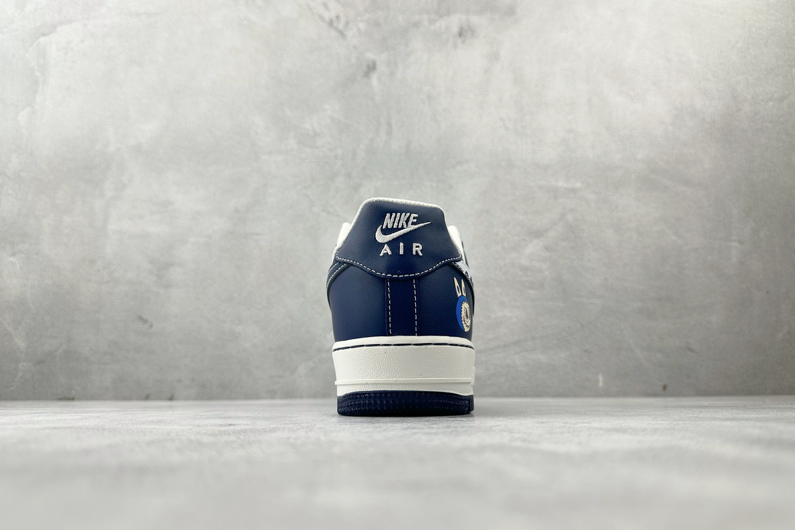 260 Nike Air Force 1 07 labubu 联名 蓝白 KJ5188-002-Chinese UA Cheap High Quatity Brand Clothes Bags handbags Sneakers wholesale wholesaler seller from China Factory suppliers Fashion Clothing Shoes best Quality Beautiful Price 260 Nike Air Force 1 07 labubu 联名 蓝白 KJ5188-002