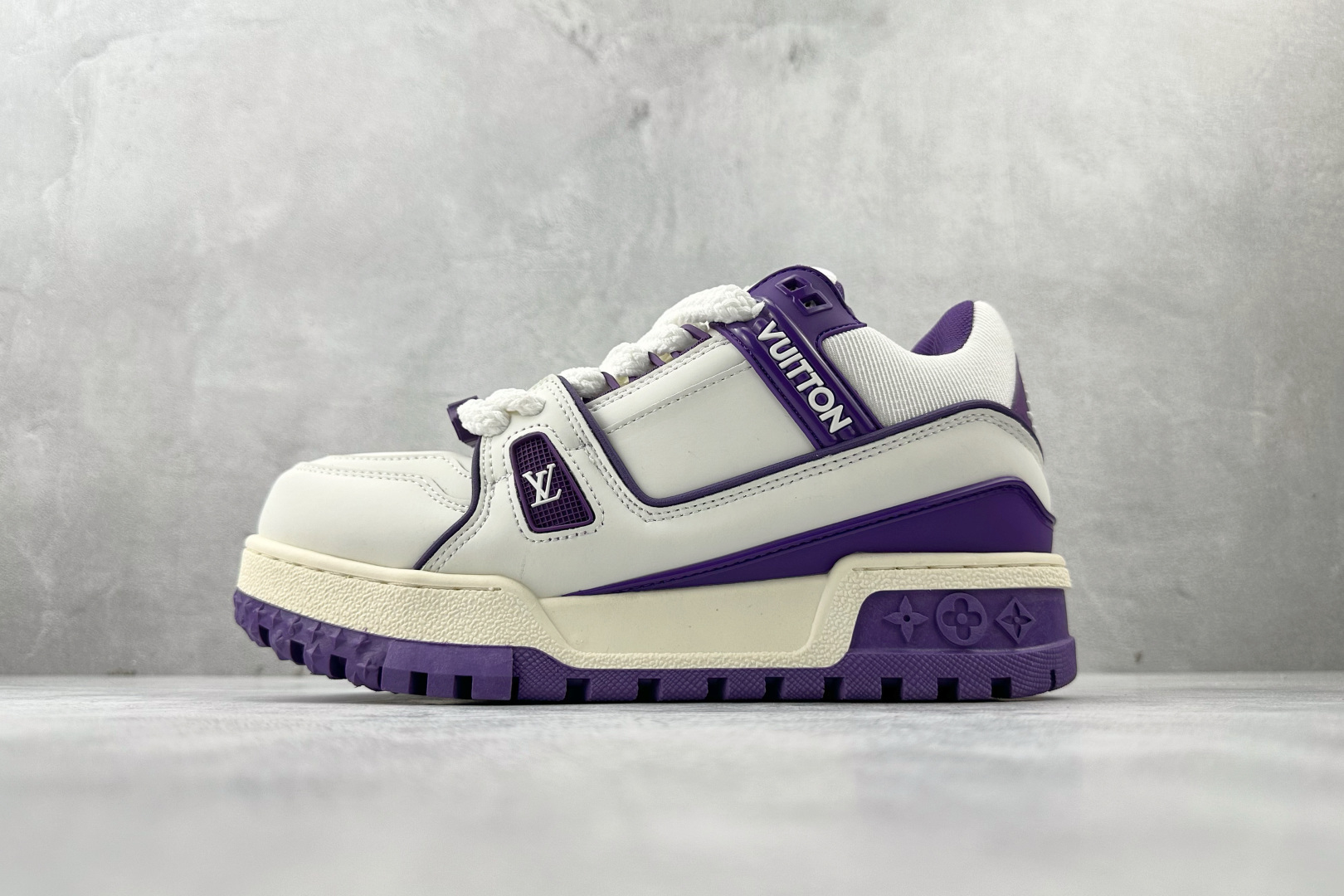 TG版 爆款跑量神器 LOUIS VUITTON Trainer Maxi 小胖丁 白紫色 货号:1ACRKO 编码:33