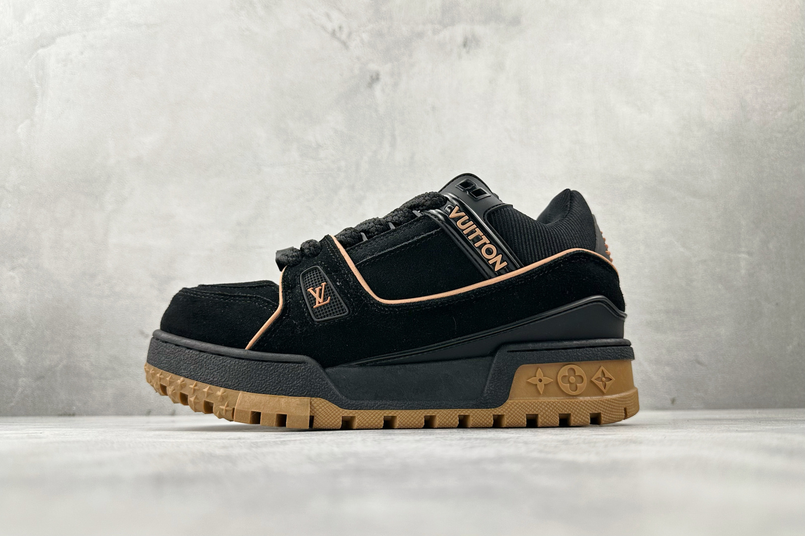 TG版 爆款跑量神器 LOUIS VUITTON Trainer Maxi 小胖丁 黑色 货号:1ABM30 编码:33