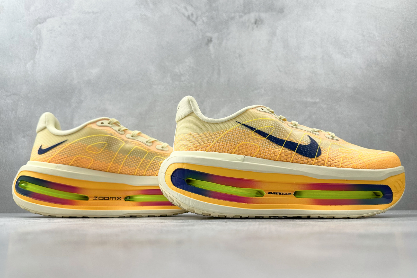 300 全套数据私模 Nike Vomero Vomero Premium 桔蓝 HQ2050-401