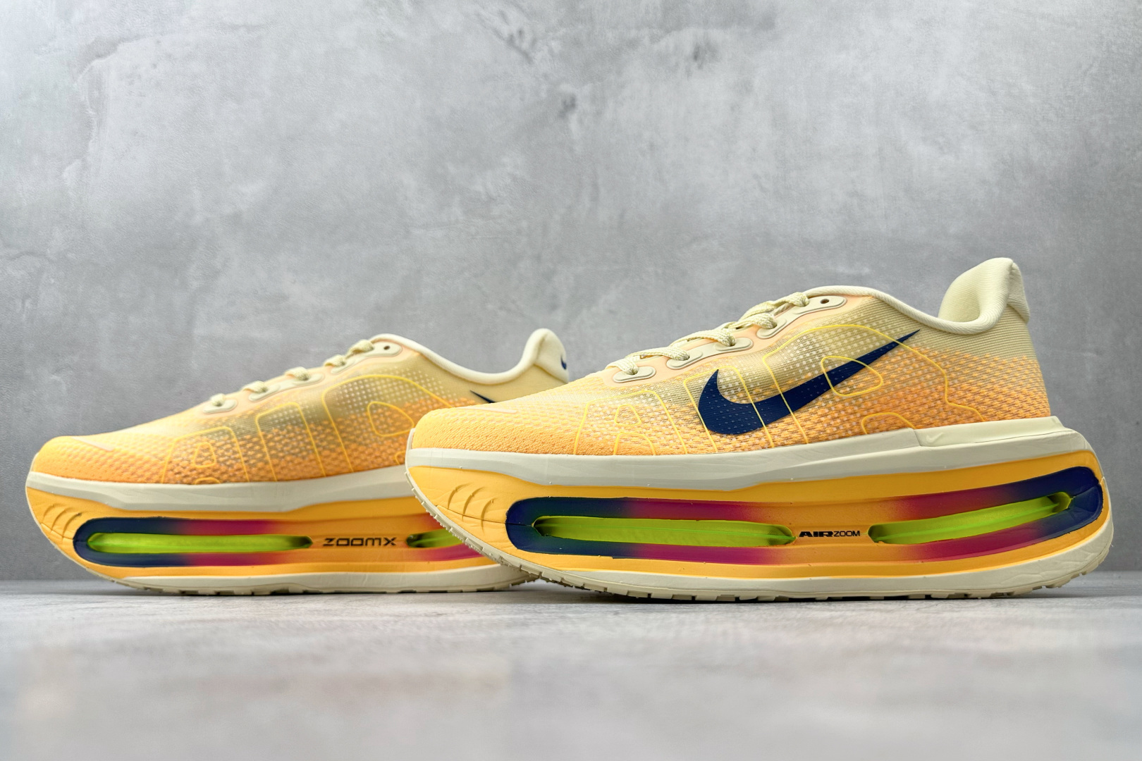 300 全套数据私模 Nike Vomero Vomero Premium 桔蓝 HQ2050-401