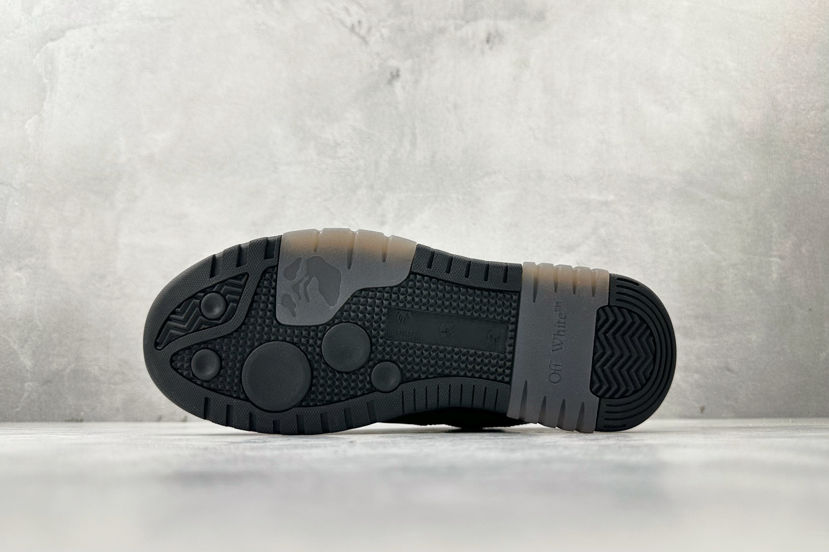 P260大厂出品 OFF-WHITE 黑色 OMIA189C99LEA008-Chinese UA Cheap High Quatity Brand Clothes Bags handbags Sneakers wholesale wholesaler seller from China Factory suppliers Fashion Clothing Shoes best Quality Beautiful Price P260大厂出品 OFF-WHITE 黑色 OMIA189C99LEA008