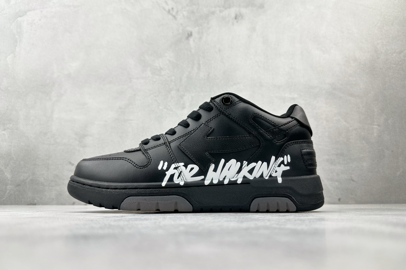 P260大厂出品 OFF-WHITE 黑色 OMIA189C99LEA008-Chinese UA Cheap High Quatity Brand Clothes Bags handbags Sneakers wholesale wholesaler seller from China Factory suppliers Fashion Clothing Shoes best Quality Beautiful Price P260大厂出品 OFF-WHITE 黑色 OMIA189C99LEA008