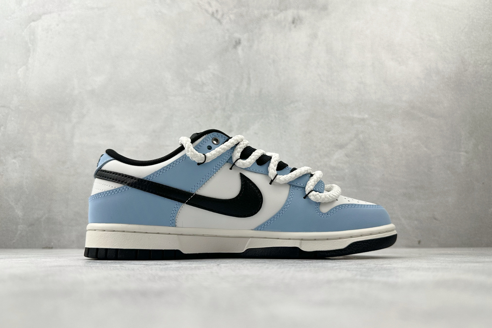 300 定制球鞋 Nike Dunk 逍遥游 蓝白黑 BB0620-113